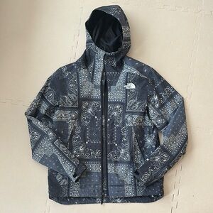 The North Face Navy and Gray Geometric Jacket